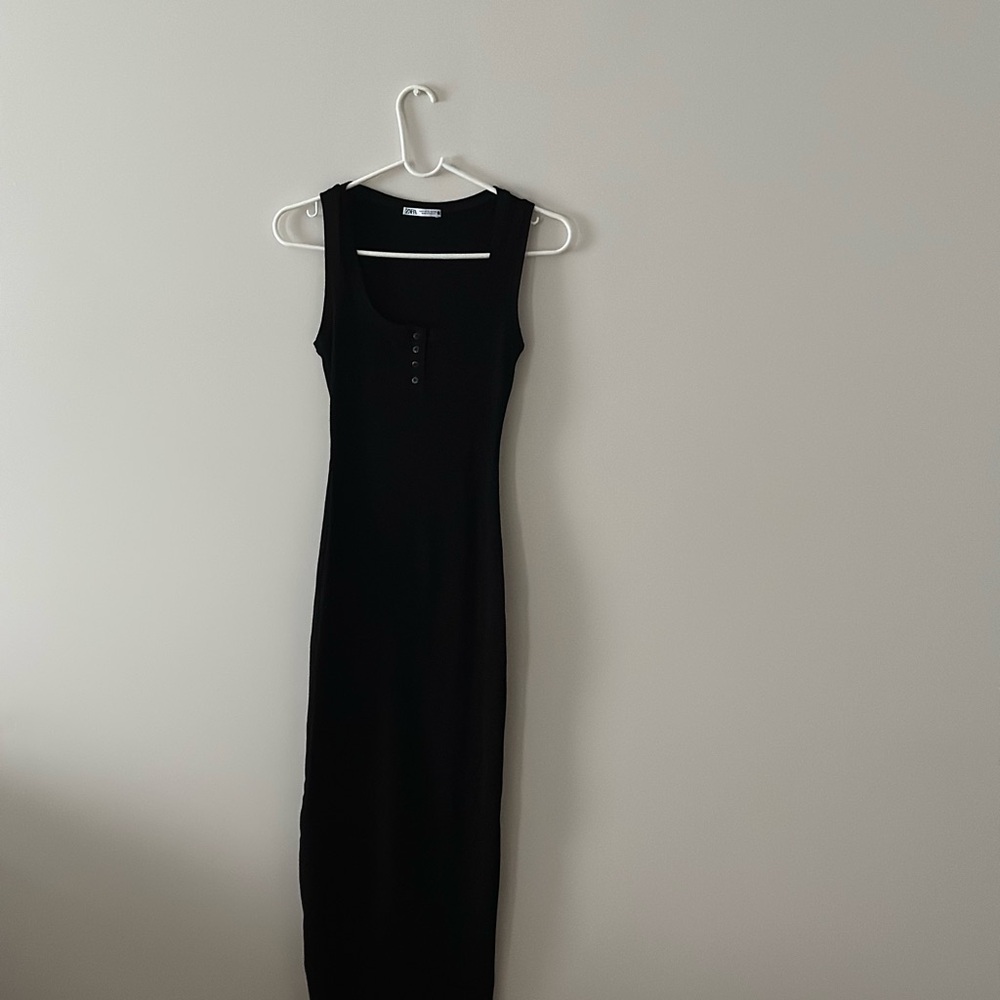 Elegant Black Sleeveless Dress